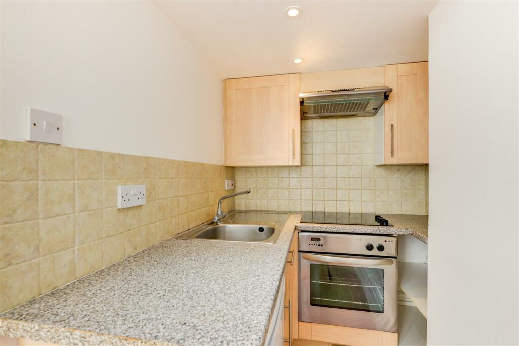 2,6Lansdowne-6.jpg