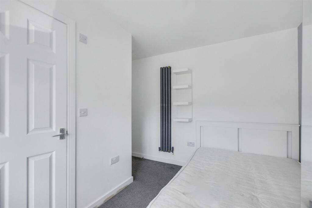 Bedroom 1_2.jpeg