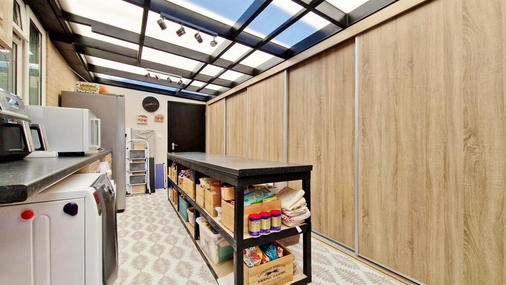 Utility/Multi Use Room