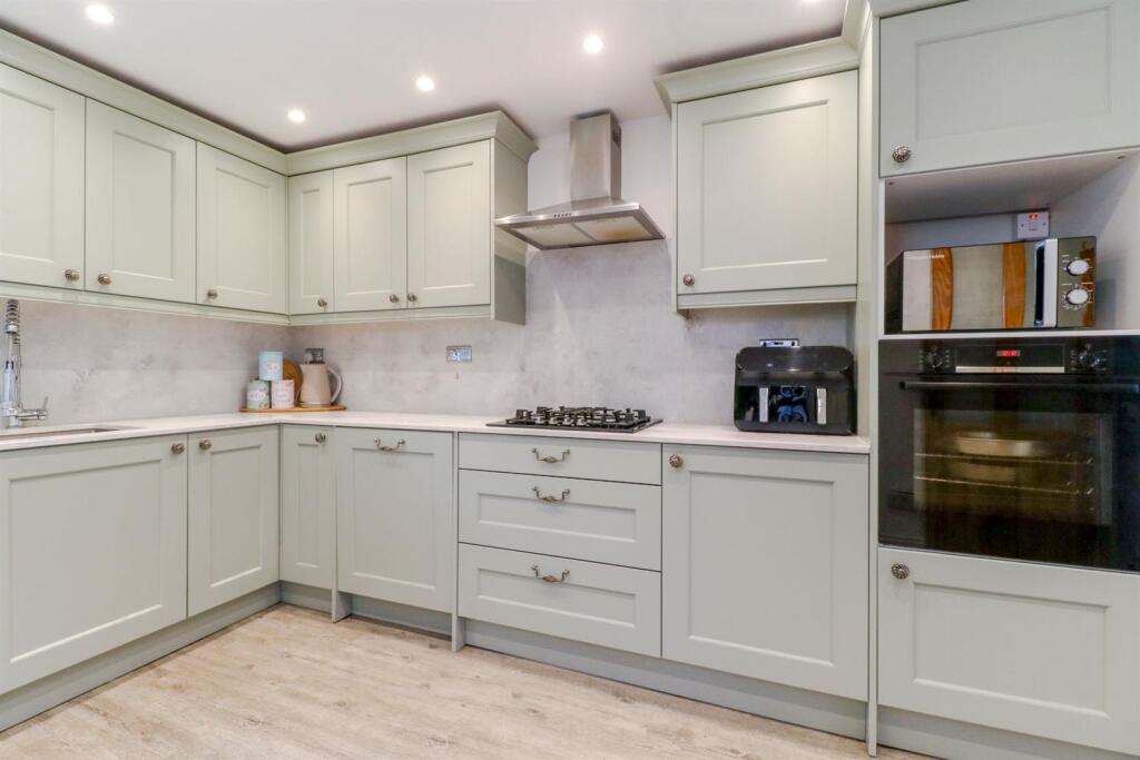 51 Holly Road-22.jpg