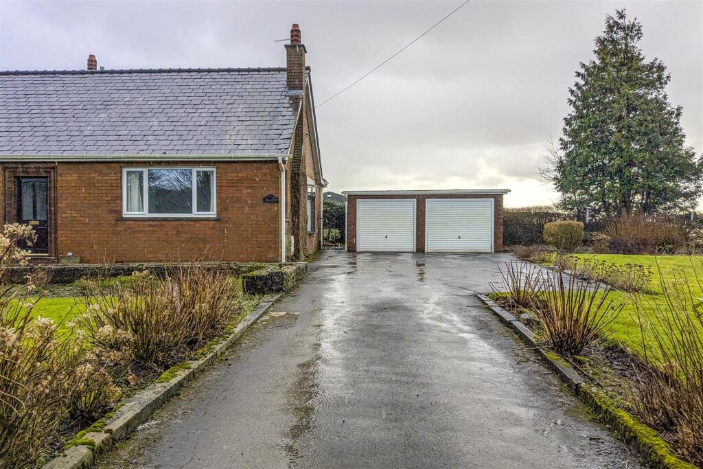 higherfields back lane standish -14.jpg