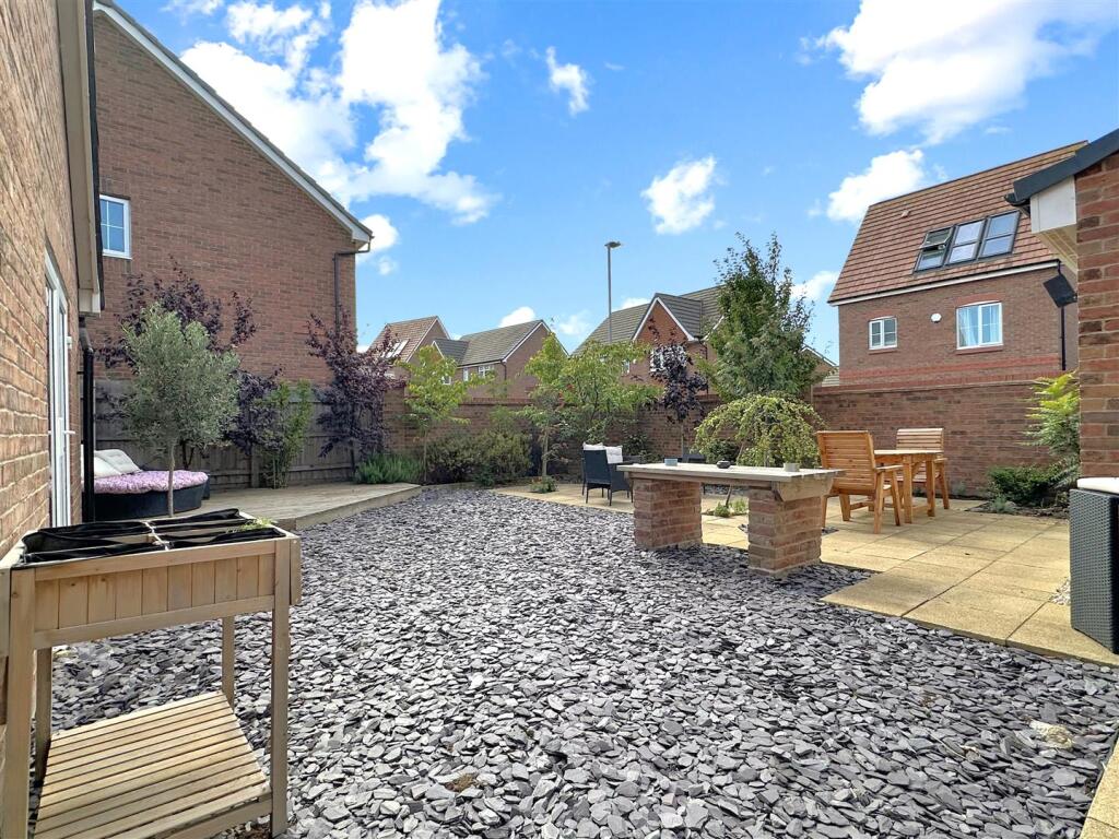Landscaped Garden 001