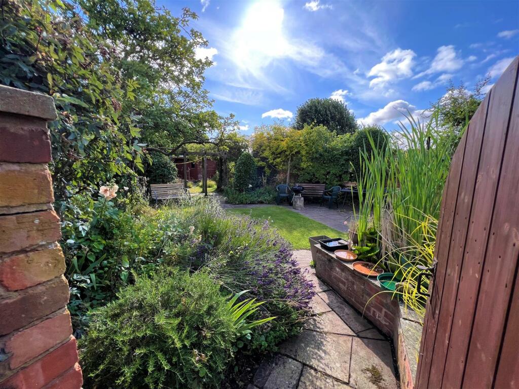 Garden E.JPG