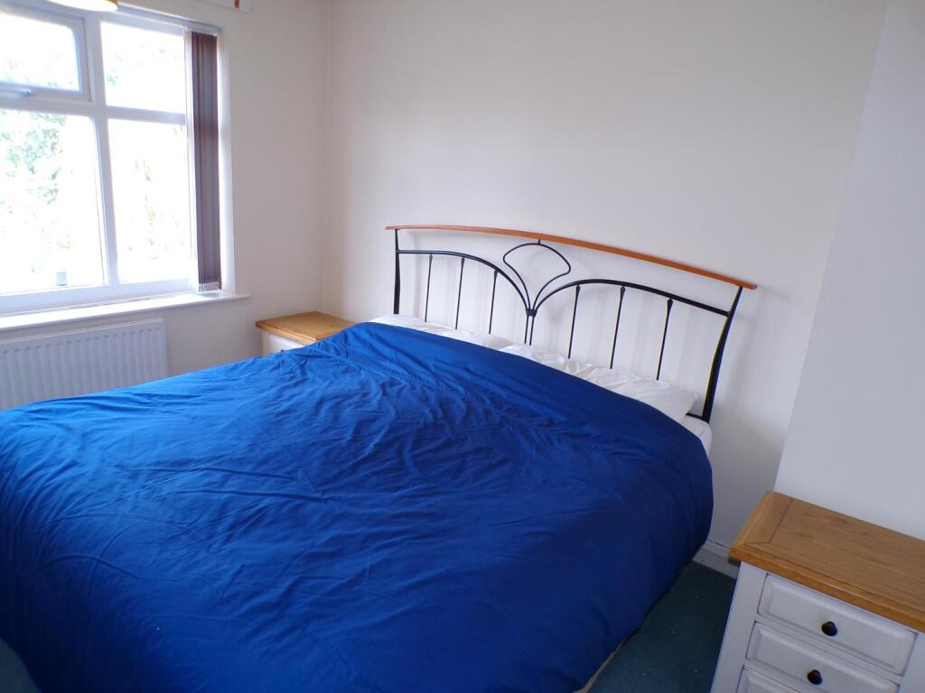 CliftonSt72bed2.JPG
