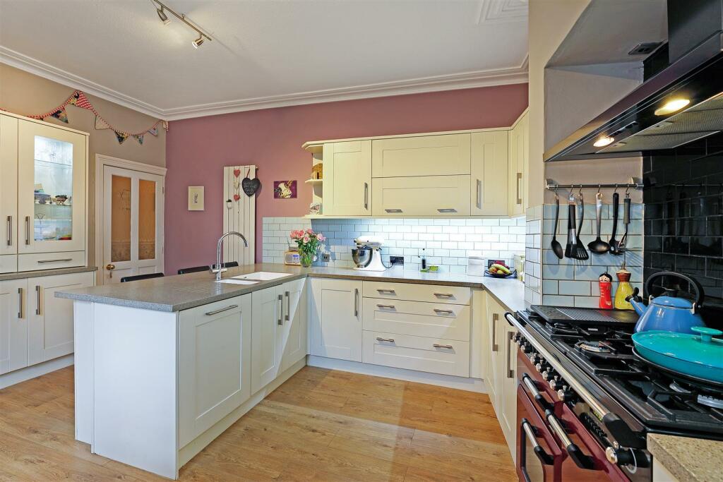 34 St Albun&#39; Aue._17. Photoneg.co.uk.jpg