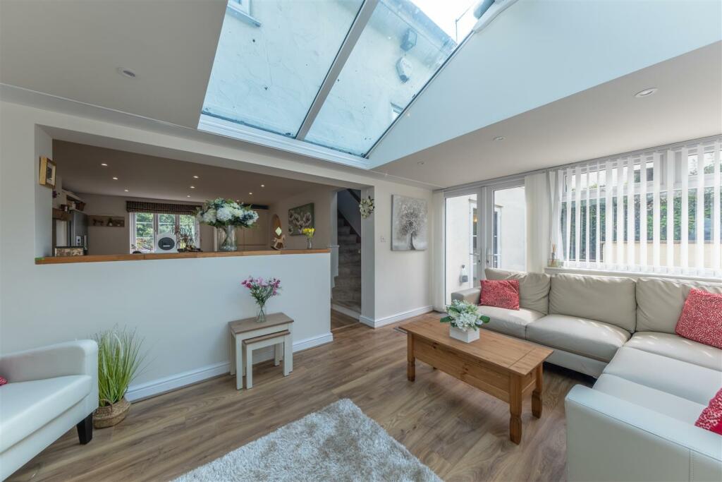 8 Runcorn Road-007.jpg