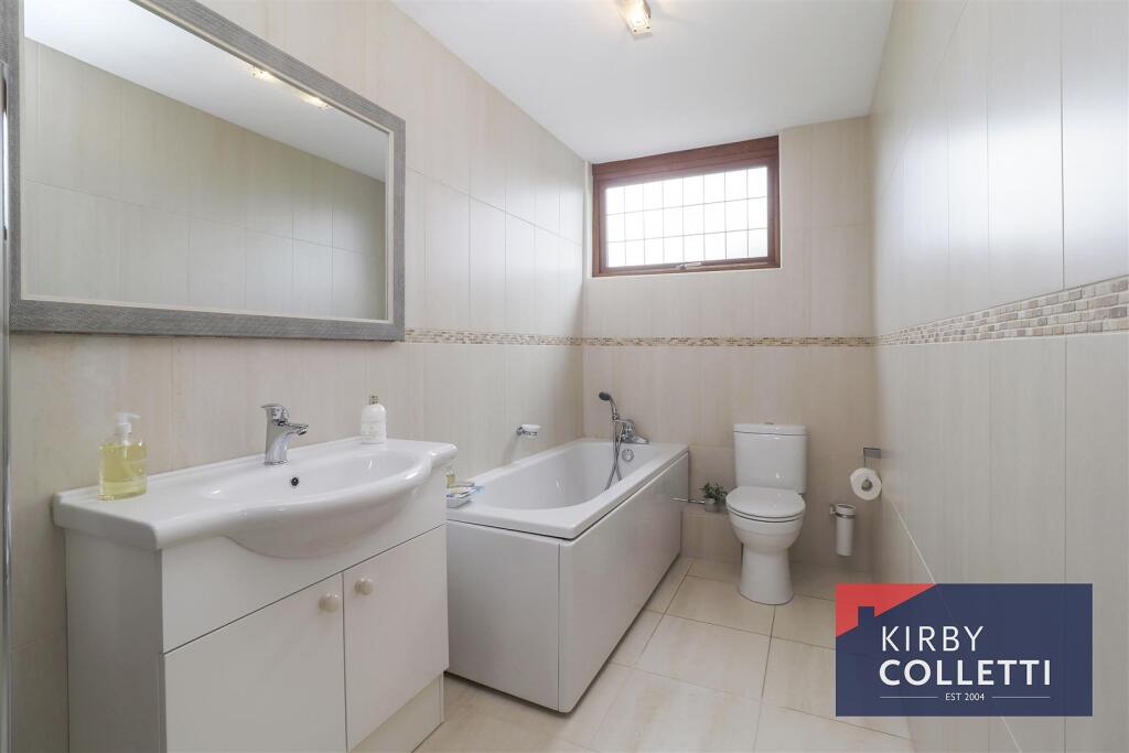 EN SUITE BATHROOM TO BEDROOM TWO