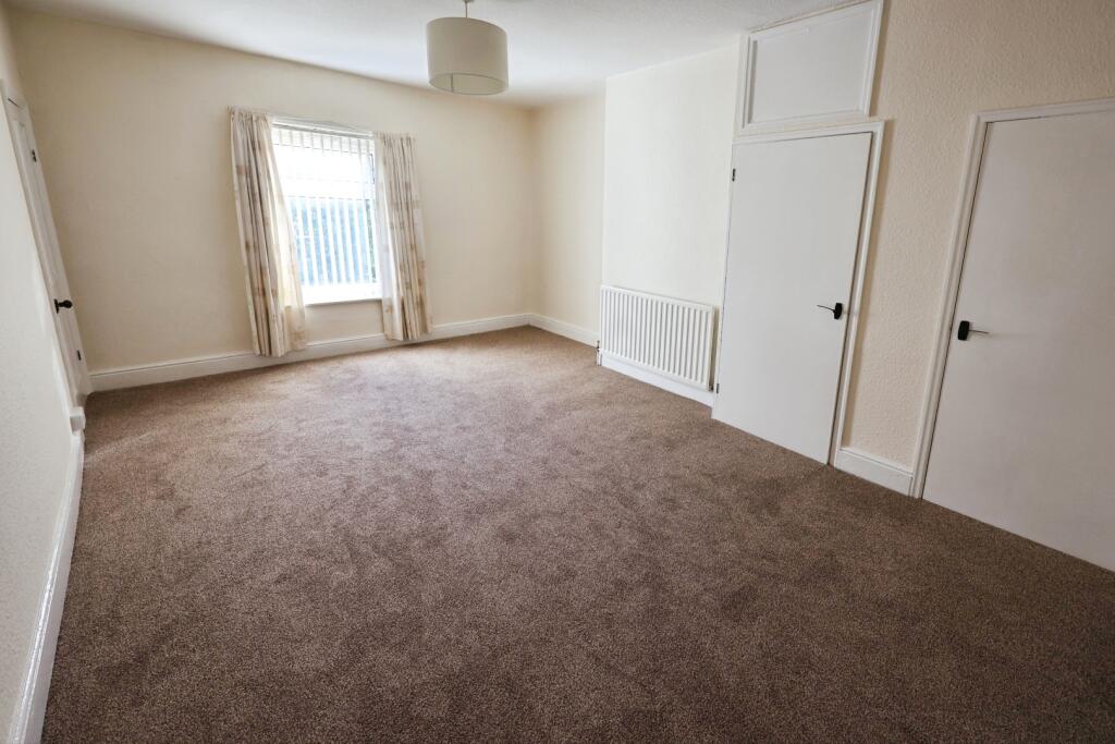 pbox-bedroom-338376.JPG