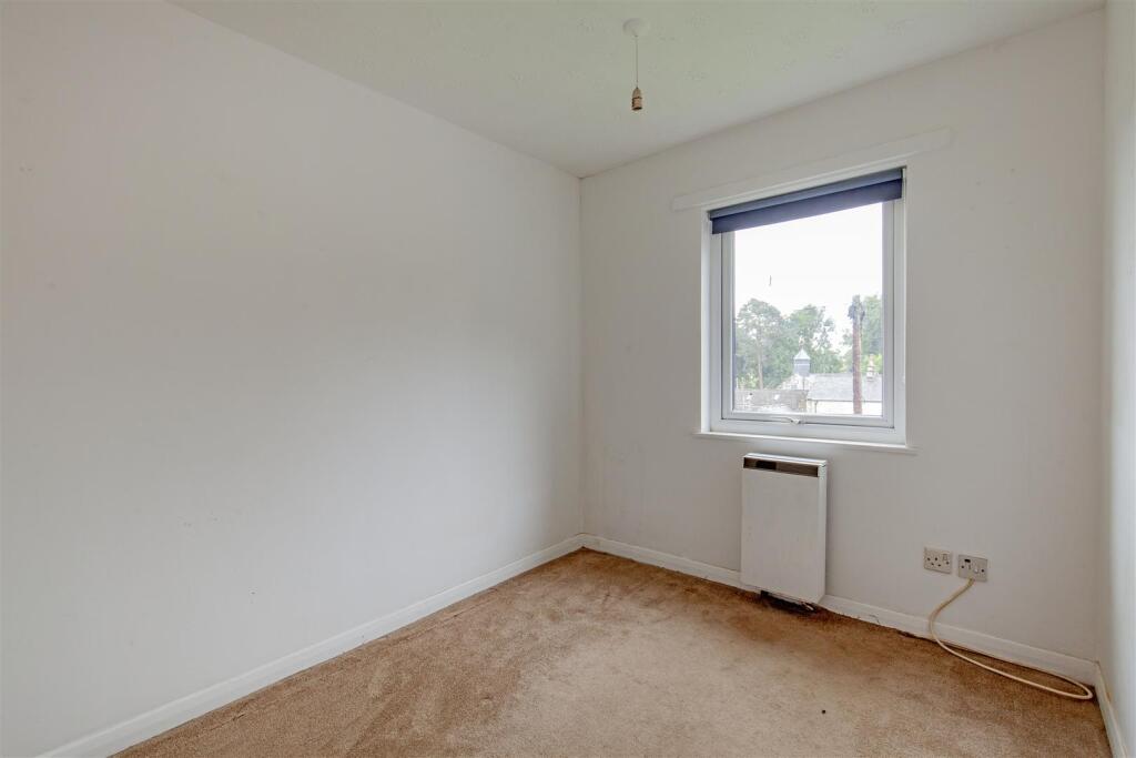 Bedroom 2-1.jpg