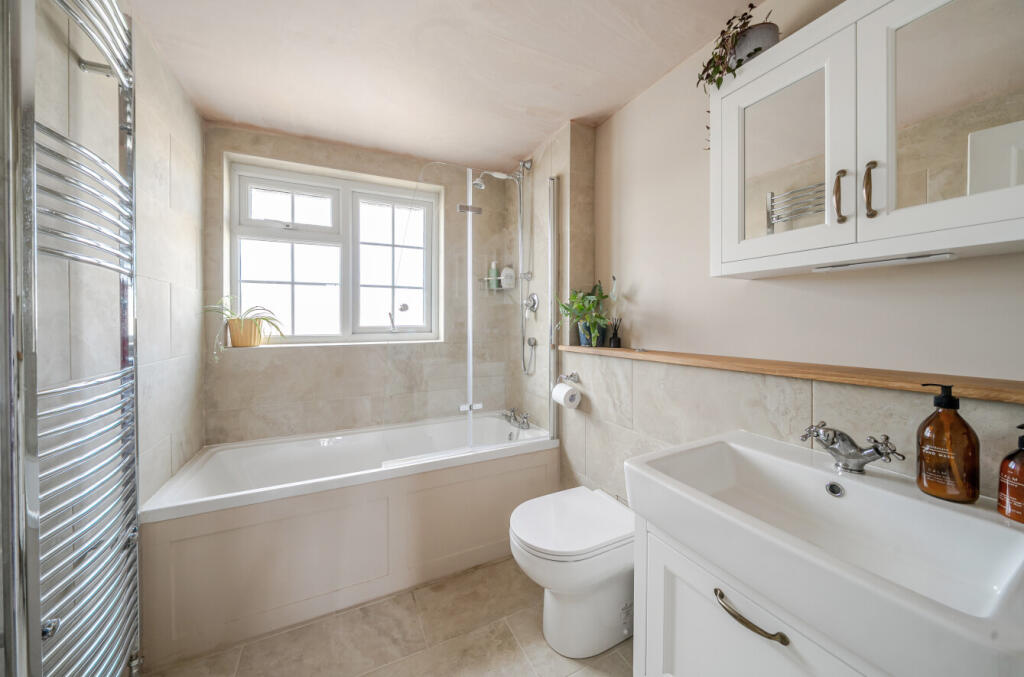 1345339-7-68b55ee...