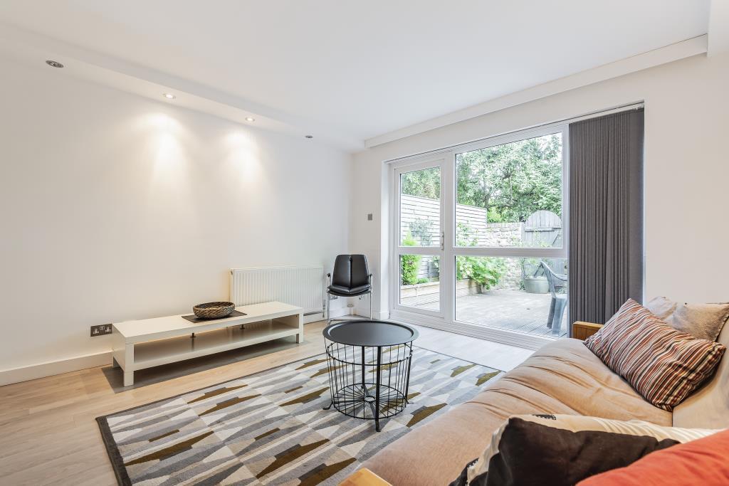 Reception Room/Bedroom