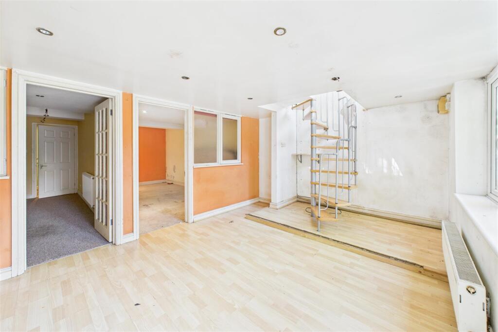 Garden Maisonette, 17 Somerset Street, Kingsdown, 