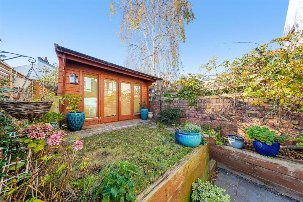 23 Greville Street108.jpg