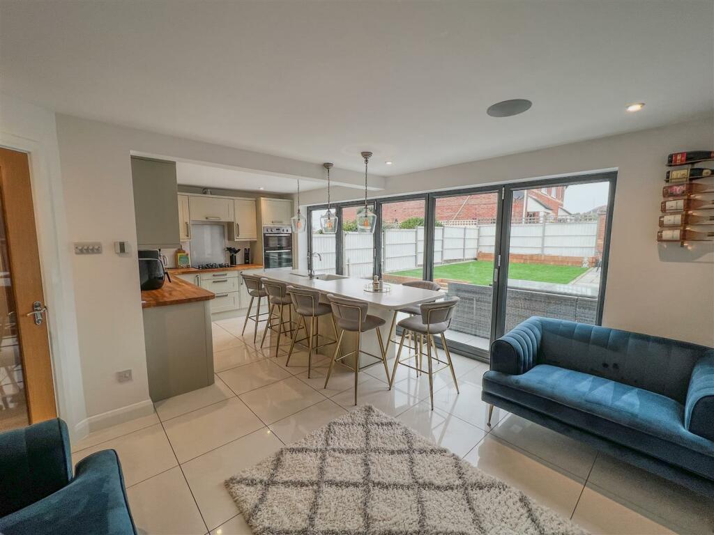 Kitchen A.JPG