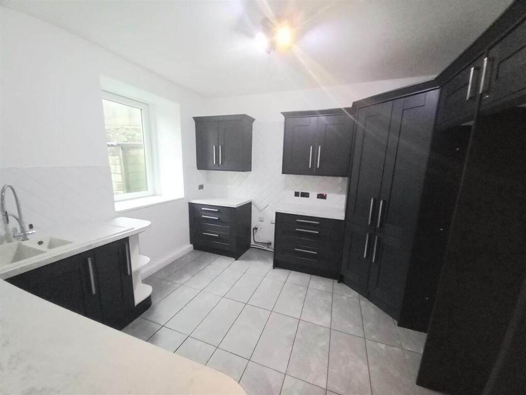 5 Calf St Kitchen.jpg