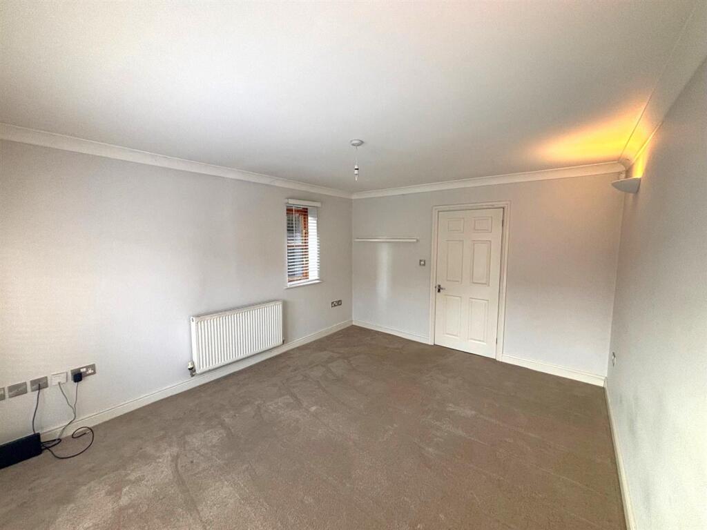 Station lounge 3.jpg