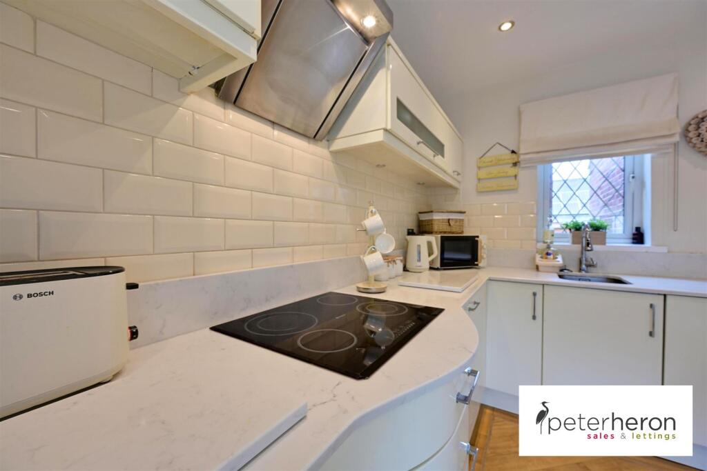 Breakfasting Kitchen