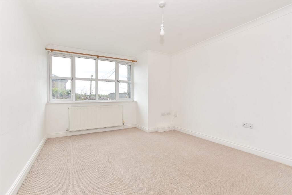 Kitchen/ Living Room