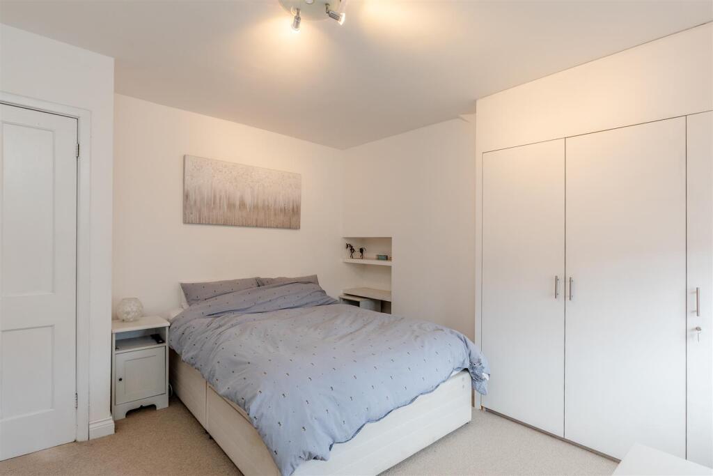 Westbury Lane Bed 1c.jpg