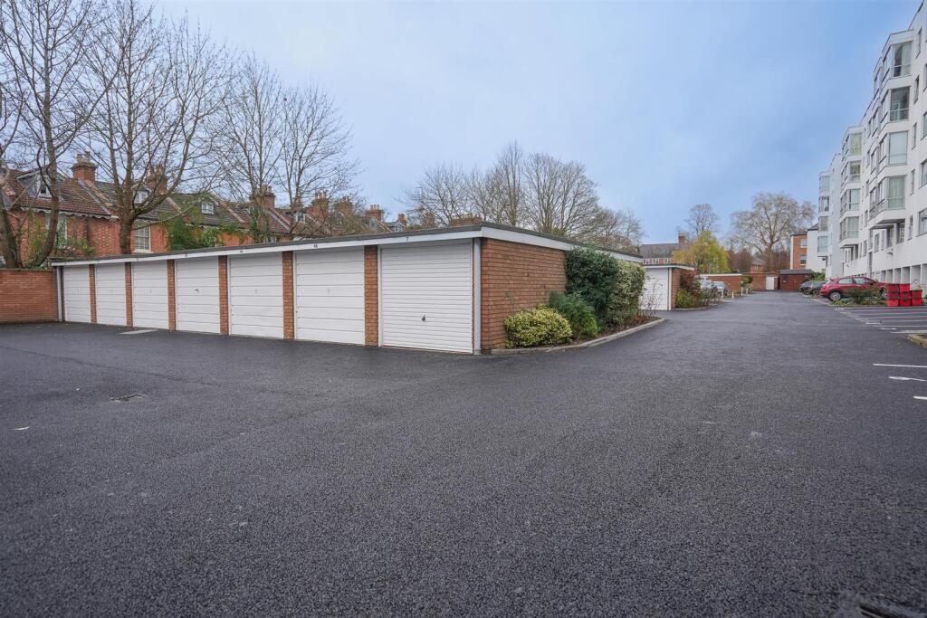 44 Regency House-15.jpg