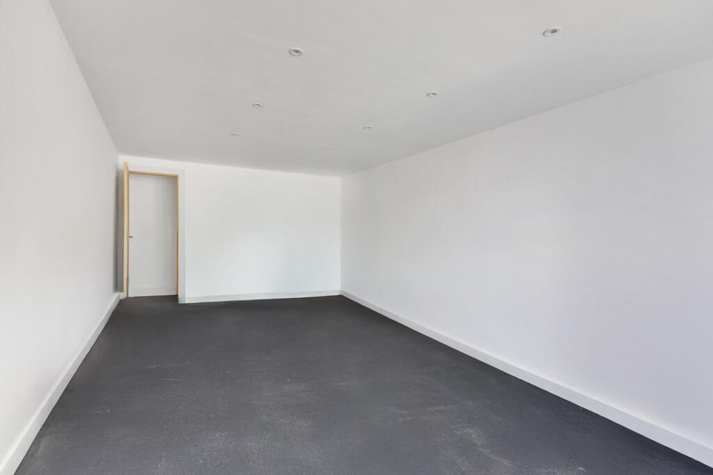 Summer House (interior)