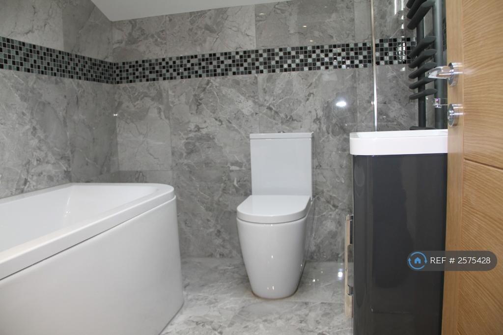 Master En-Suite