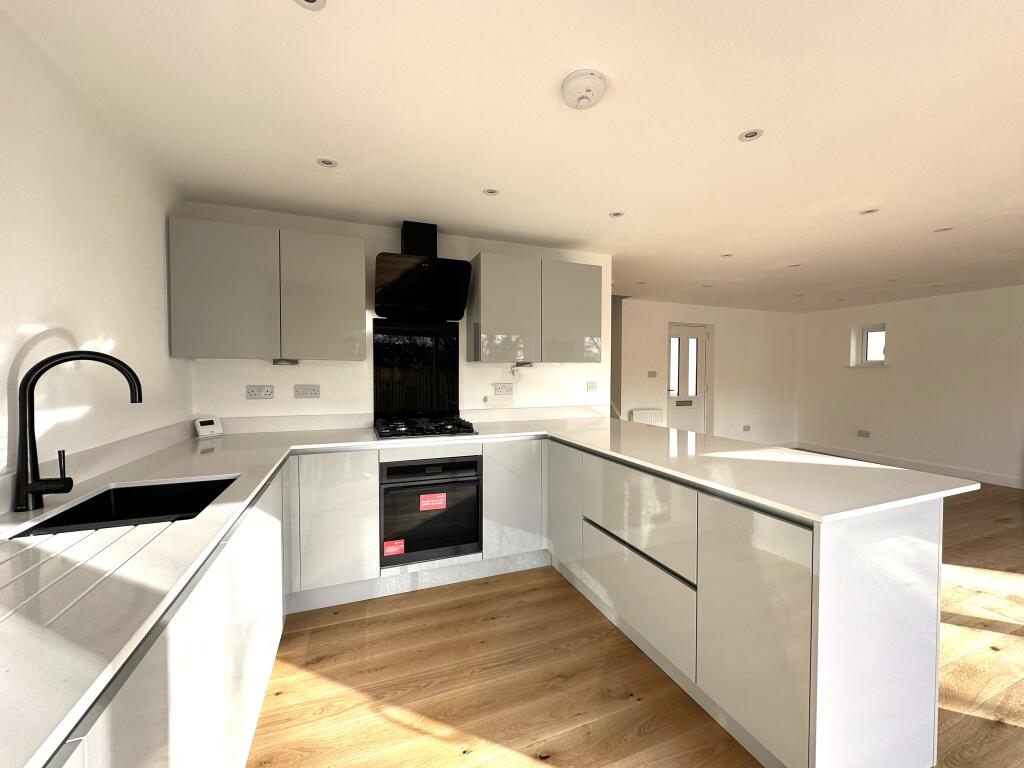 Kitchen (2)