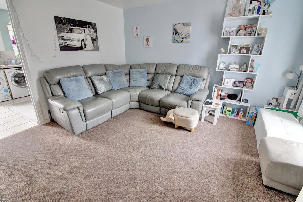 2. Lounge