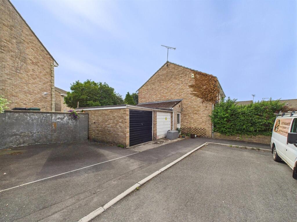 Garage and Parking.jpg