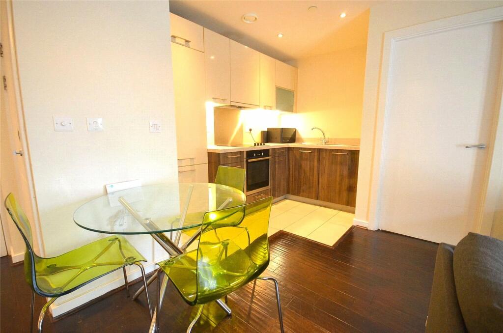 Lounge/Kitchen
