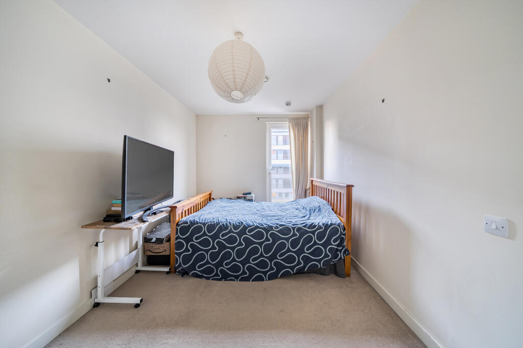 1385972-10-692f15...