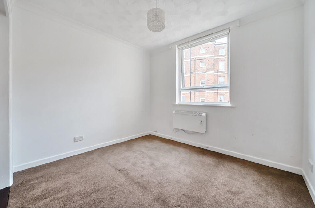 1303777-13-683ec8...