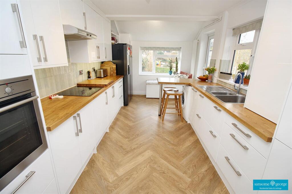 Kitchen/Breakfast Room