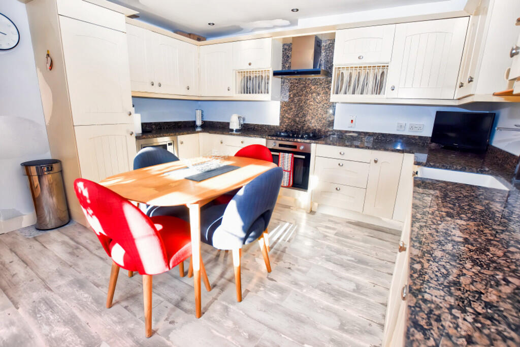 Kitchen 1