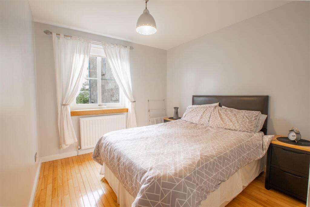 bedroom.two.jpg