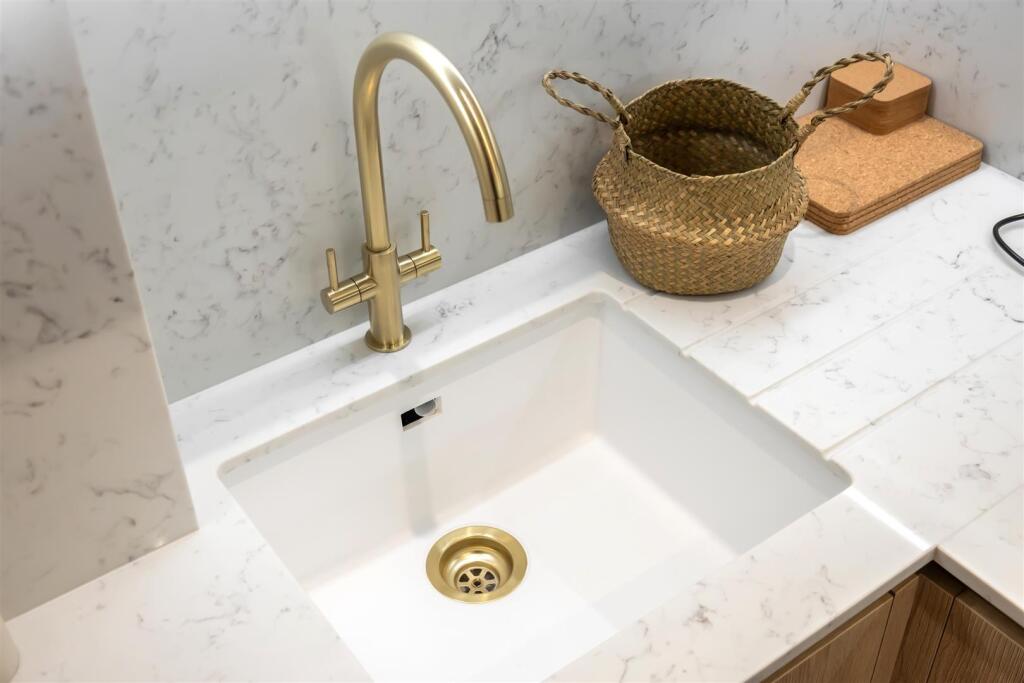 Ground Floor Flat-022.jpg