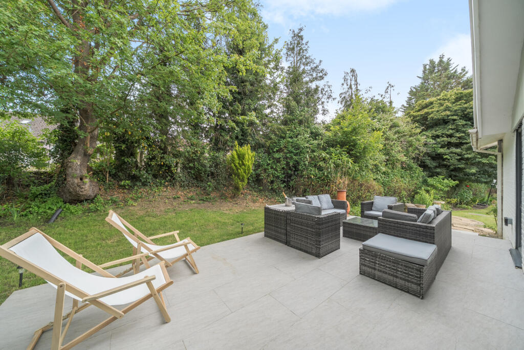 1312294-3-685bfdf...