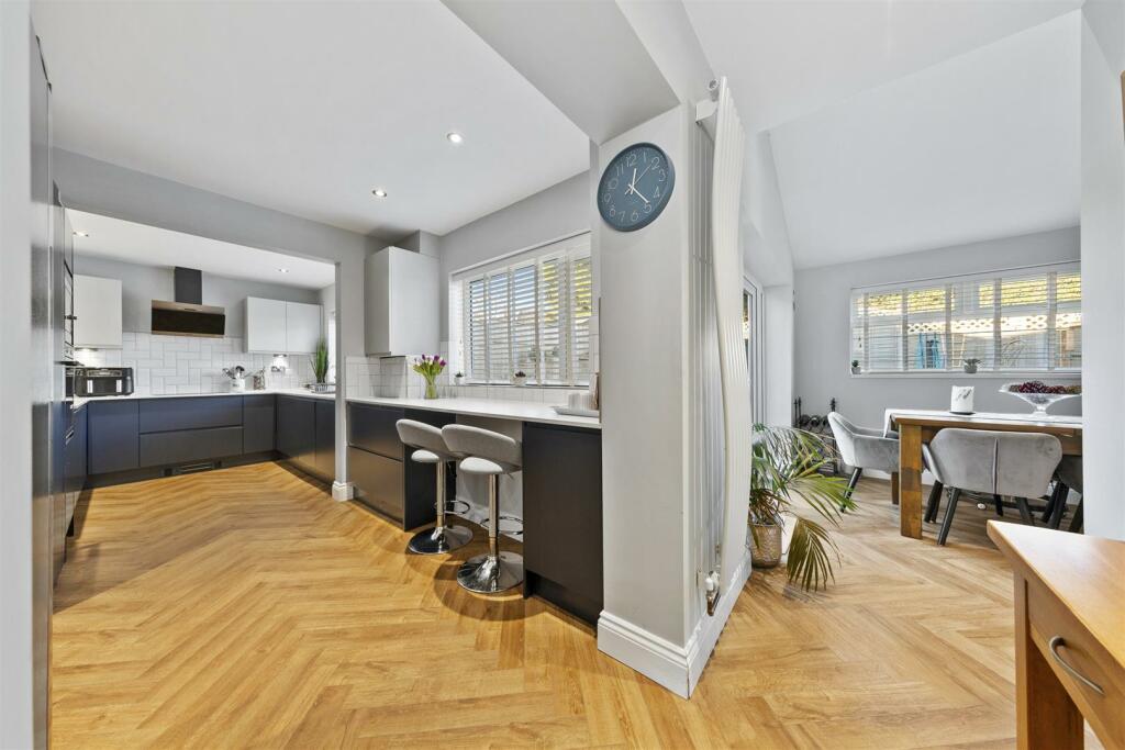 kitchen/Breakfast Room