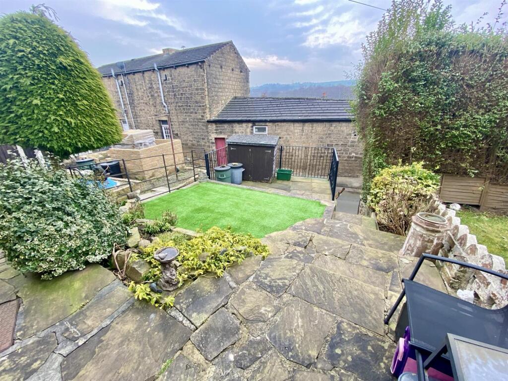 Bramleys Estate Agents - Back Lane, Mirfield (12).