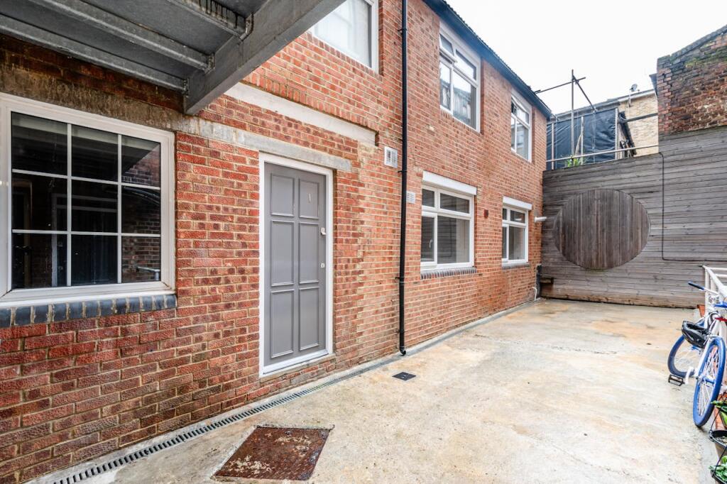 Sclater St 9395 F1  14.jpg