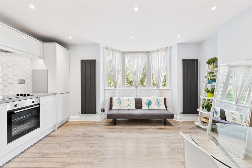 Living/ Kitchen