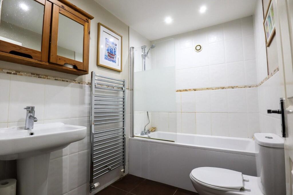 Bathroom.jpg