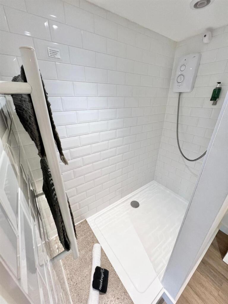 Annexe Shower