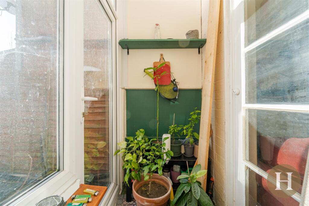 Hadleigh Estate Agents-24.jpg