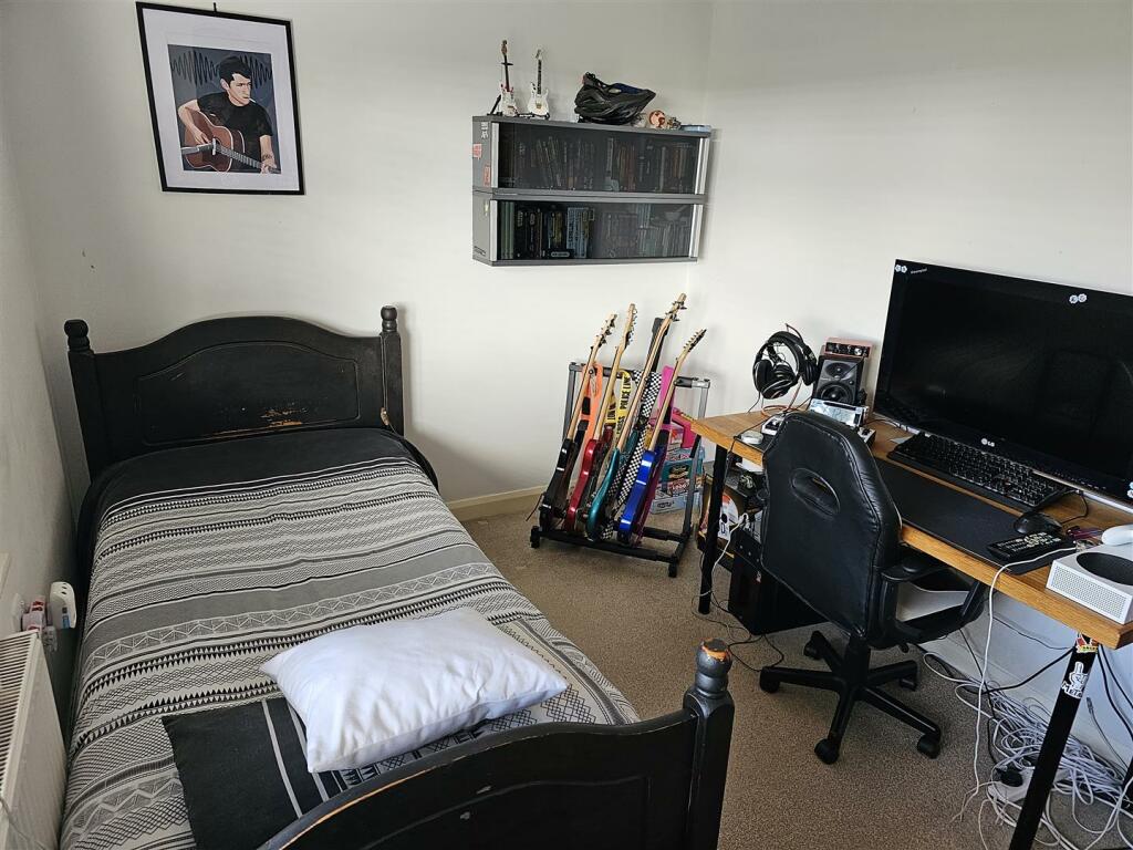 bed 3 reverse.jpg