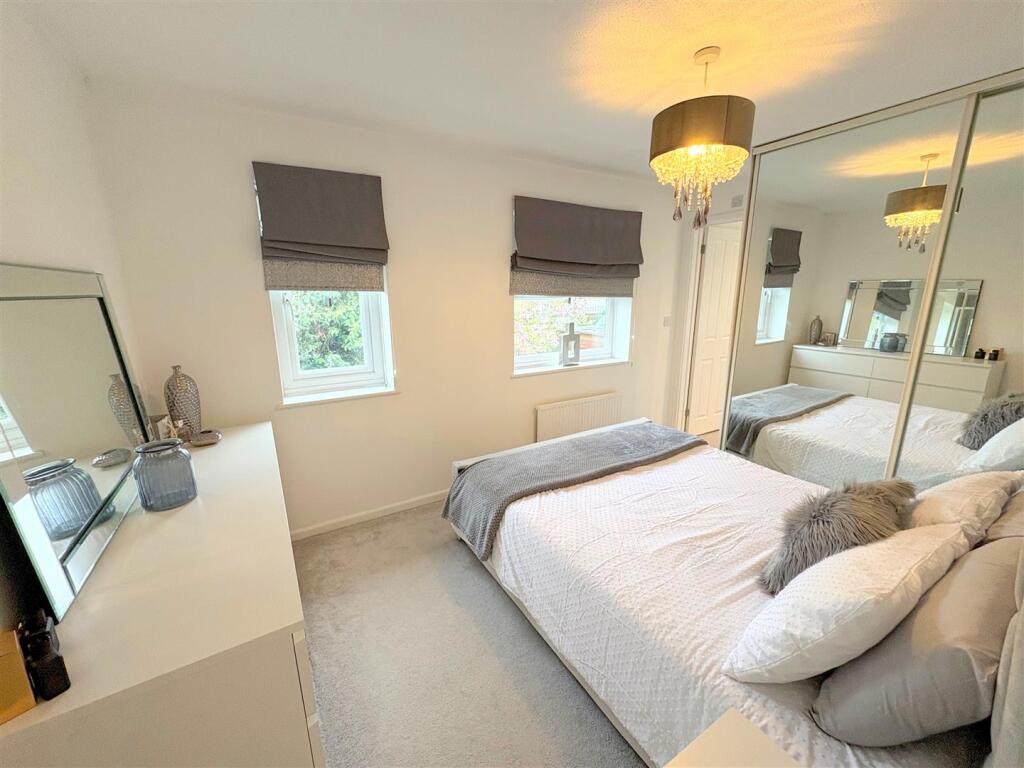 Bedroom 1a.jpg