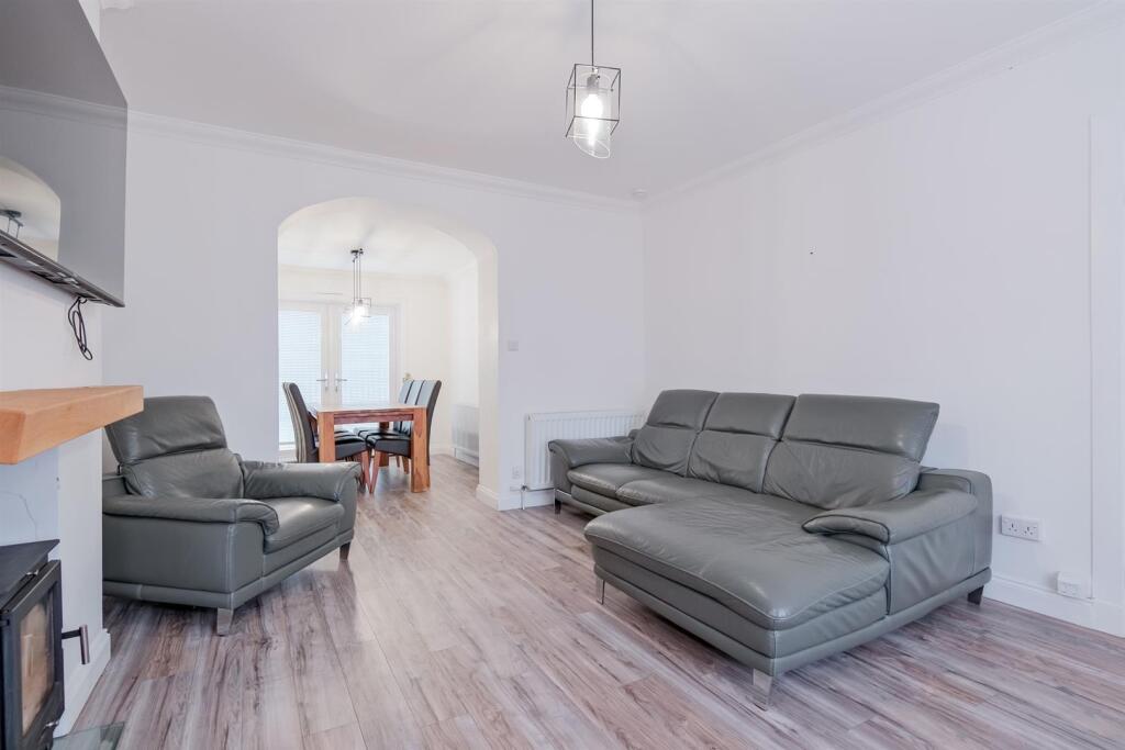 008-241 Dyfrig St, Shotts ML7 4BY.jpg