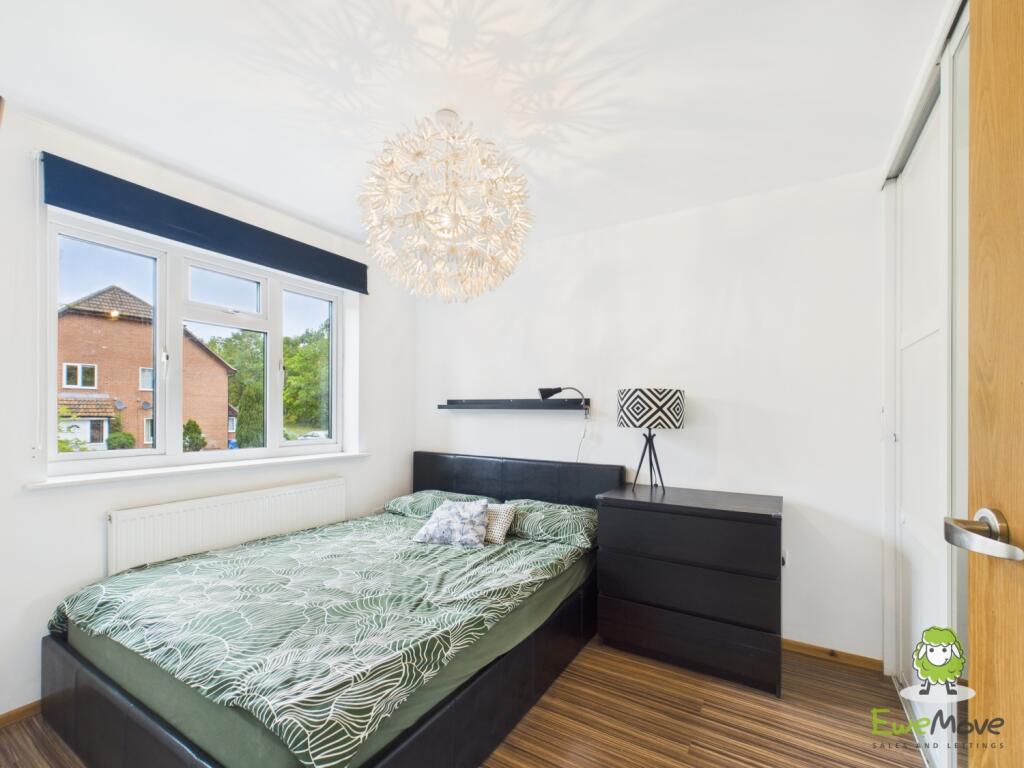 EweMove Estate Agents Basingstoke - Ajax Close - B