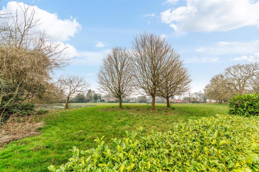 CHIPSTEAD WAY,42- (17).jpg