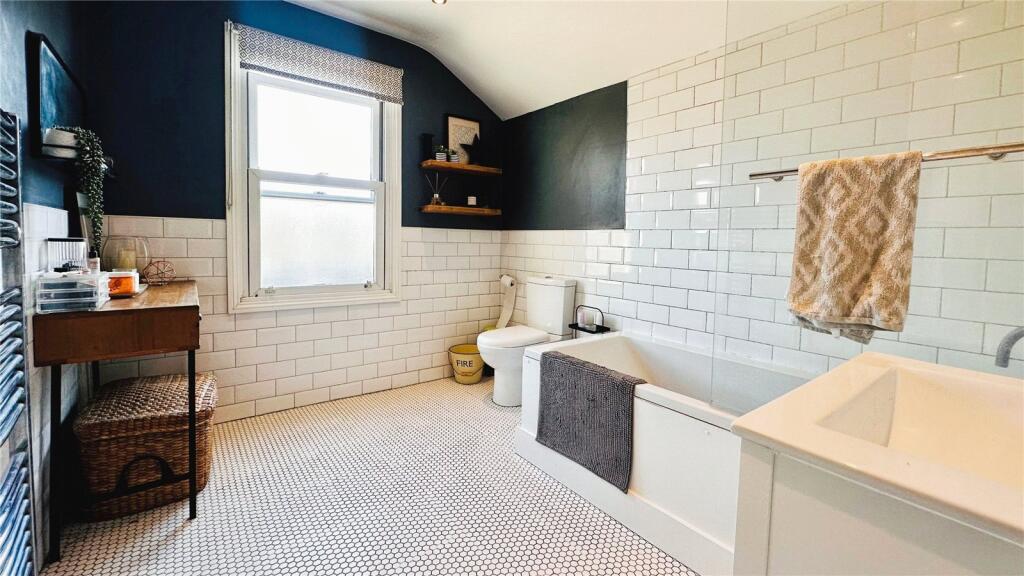 En Suite Bathroom